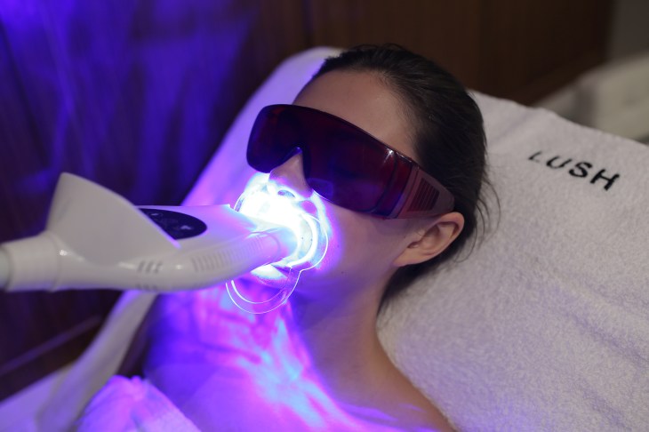 lush-aesthetics-led-teeth-whitening